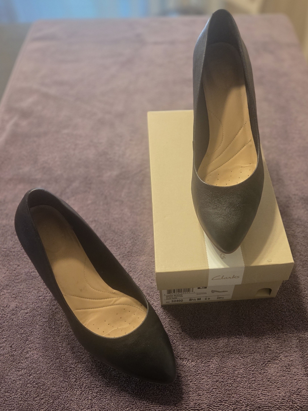 Clarks Women's Black Pointed-Toe Pumps